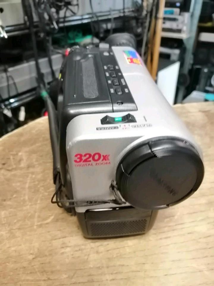 SAMSUNG VP-L300, Videocamera Video 8, mit Zubehör!!!