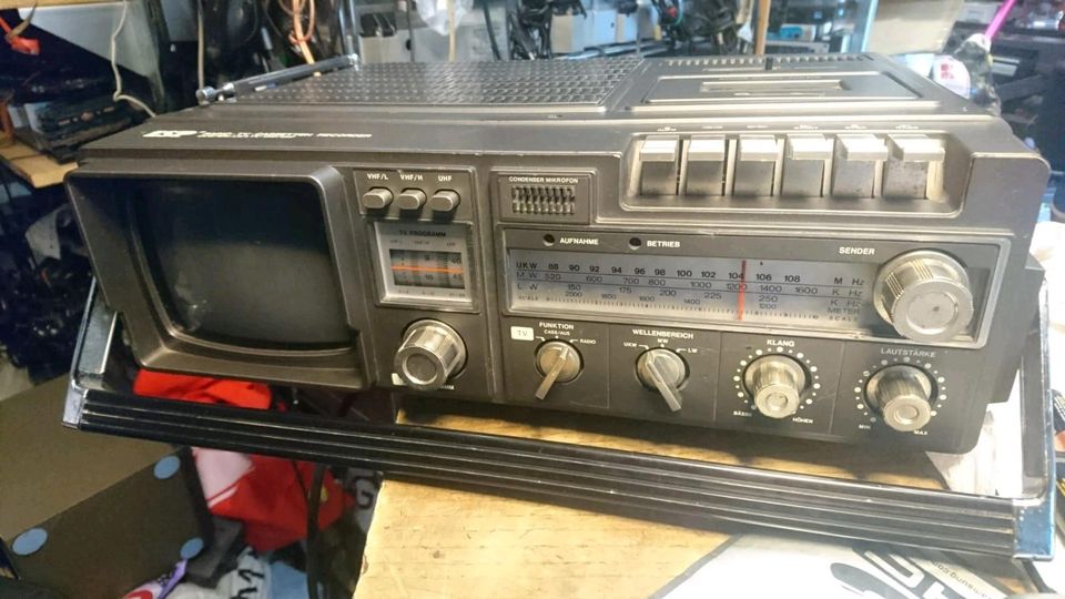 ISP Modell: Kombi 80, Radio/Cassette/TV, guter Zustand!!