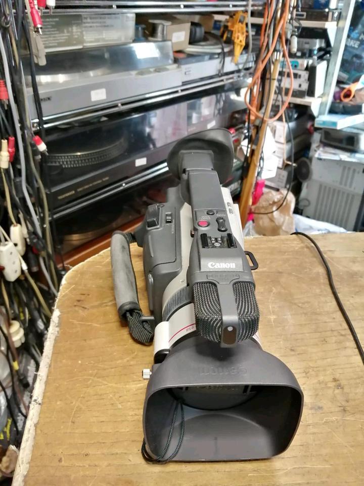 CANON XM2 3CCD Digital Video Camcorder + VL-10Li, mit Zubehör!!!