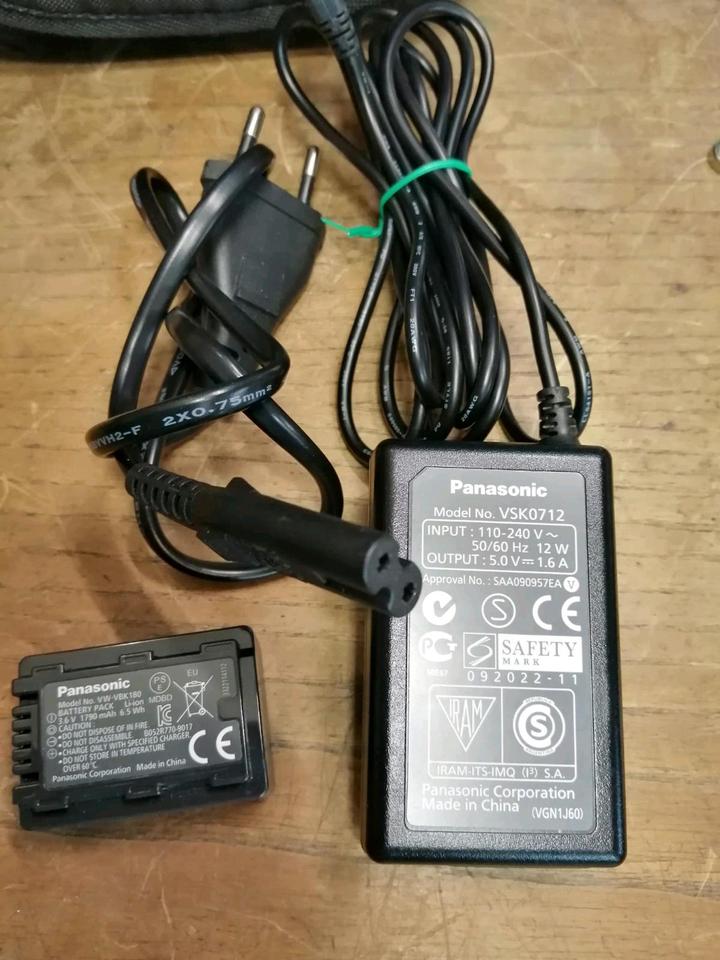 PANASONIC HDC-TM60, Videocamera, OHNE Speicherkarte!!