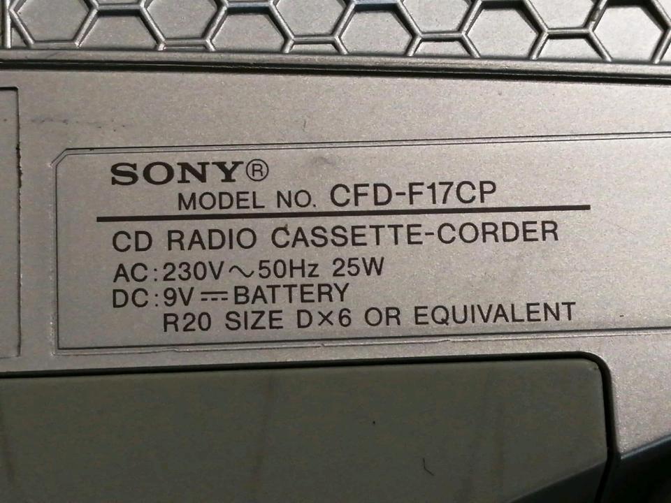 SONY CFD-F17CP, Radio-Cassetten-Recorder mit CD!!