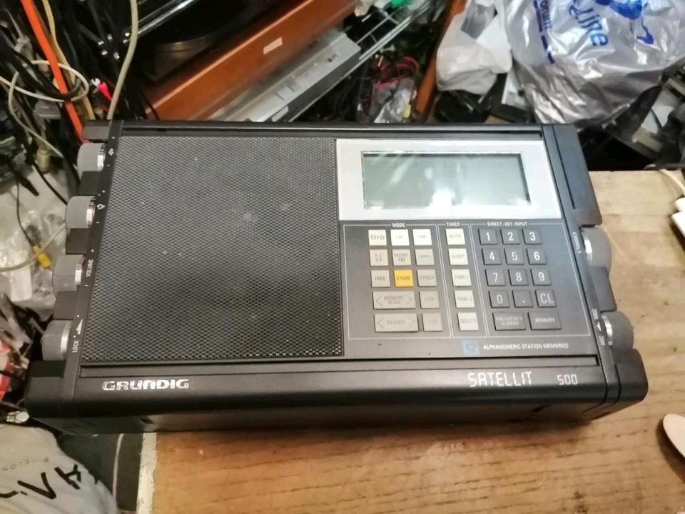 GRUNDIG SATELLIT 500, Radio OHNE Adapter!! Guter Zustand!