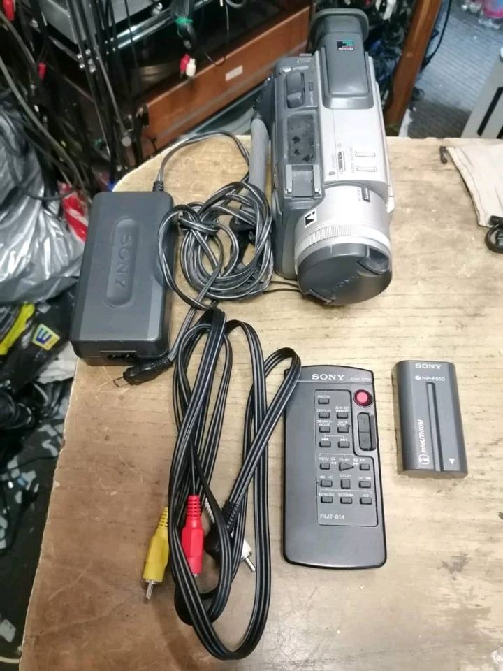 SONY DCR-TRV900E, Digital MiniDV-Videocamera mit Zubehör!!