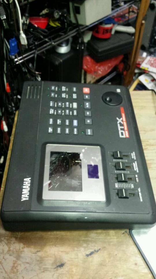 YAMAHA Dtx Version 2.0; Drum Modul, Display defekt!