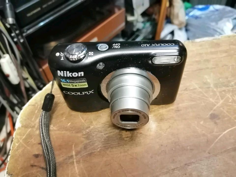 NIKON COOLPIX A10, Digital-Kamera OHNE Speicherkarte!