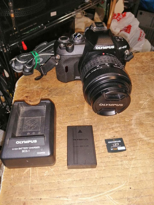 OLYMPUS E-410 + OLYMPUS Zuiko Objektiv, mit Zubehör!!!