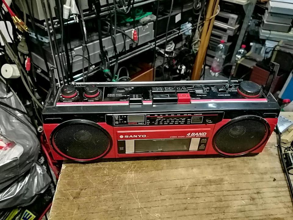 SANYO M-S350LE, Radio-Cassetten-Recorder mit Original-Adapter!!