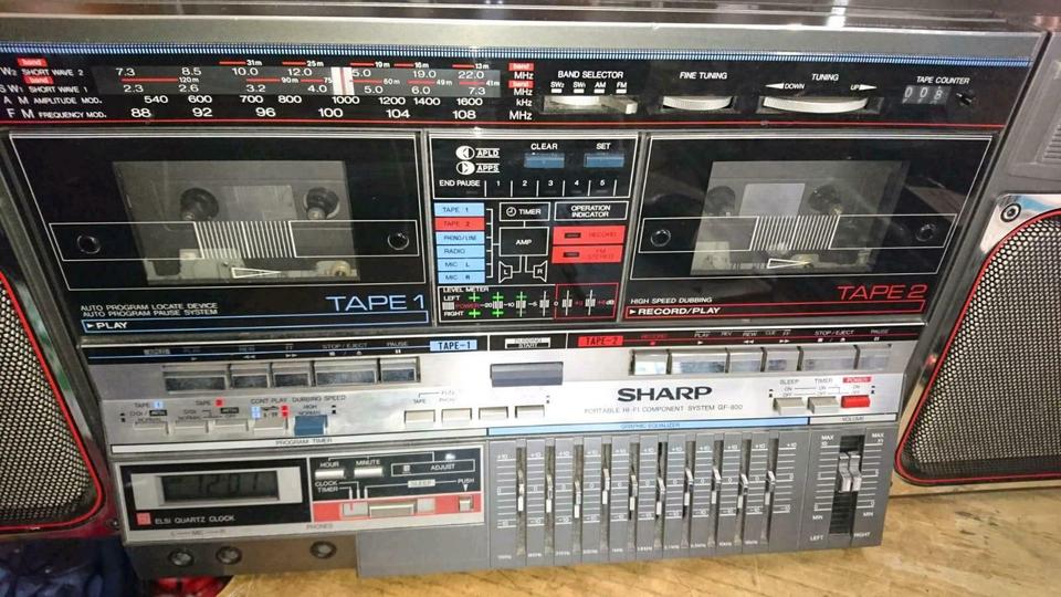 SHARP GF-800Z(D), Doppel-Radiocassetten-Recorder, etwas DEFEKT!