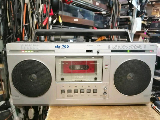 RFT SKR 700, Radio-Cassetten-Recorder mit NEUEN Antriebsriemen!!