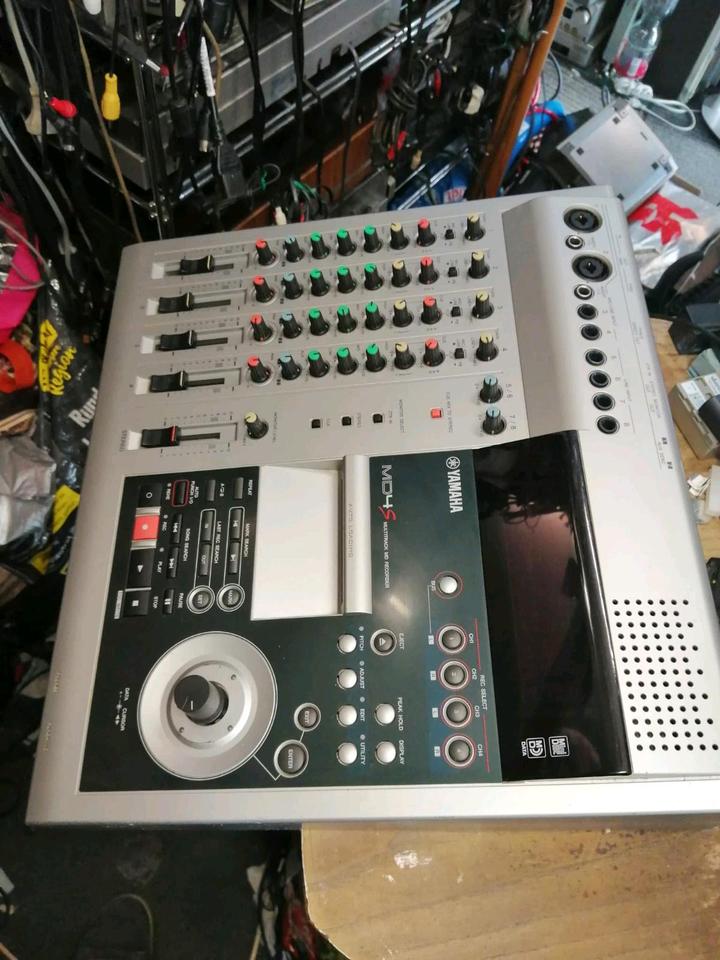 YAMAHA MD4S Multitrack MD Recorder/Mixer mit Minidisc!