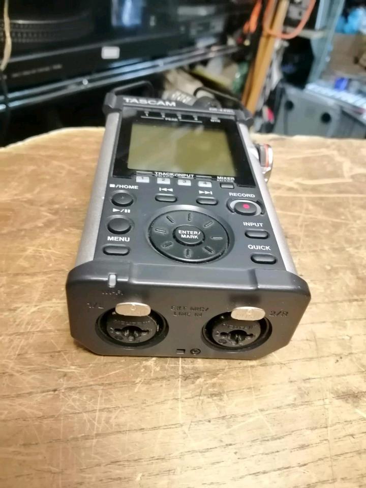 TASCAM DR-44WL, Digitales Aufnahmegerät, OHNE Speicherkarte!!