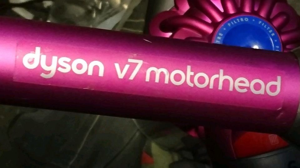 DYSON V7 motorhead, Akku-Staubsauger mit Zubehör!!