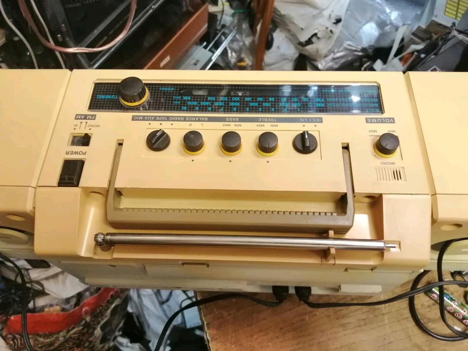 RFT SKR1200 Party, Radio-Cassetten-Recorder DEFEKT!!