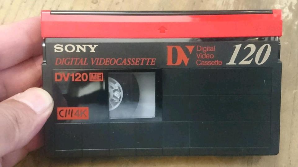 SONY DCR-VX9000E PAL, DV-Videocamera mit Zubehör!!