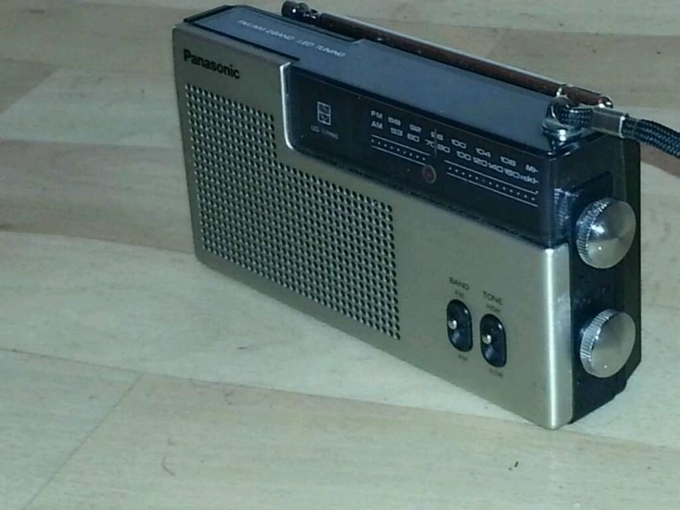 PANASONIC RF-527; kleines Radio, guter Zustand! Toll!