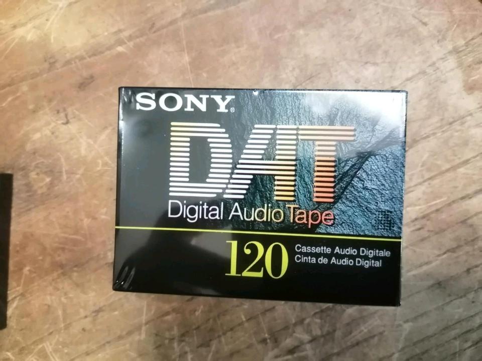 8 NEUE Digital Audio Tape Cassetten (FUJI, SONY und MAXELL!!!