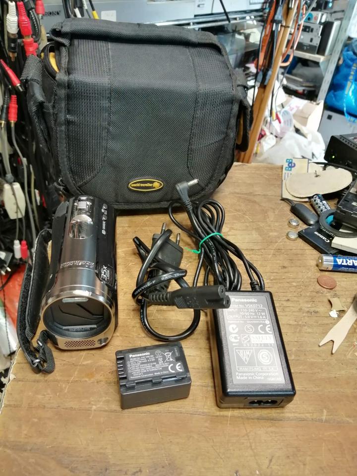 PANASONIC HDC-TM60, Videocamera, OHNE Speicherkarte!!