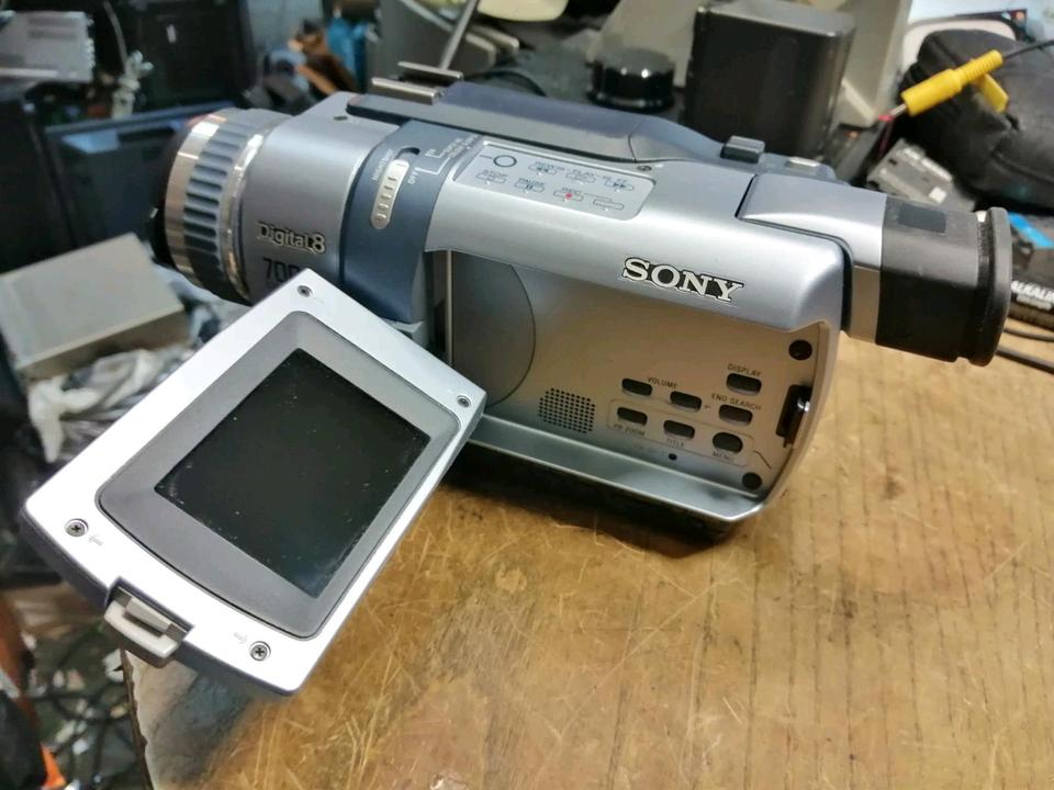 SONY SteadyShot DCR-TRV240E, Videocamera Hi8, Digital 8 + Video