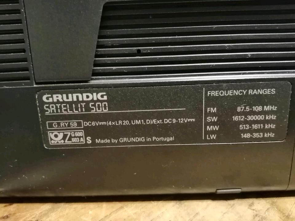 GRUNDIG SATELLIT 500, Radio OHNE Adapter!! Guter Zustand!