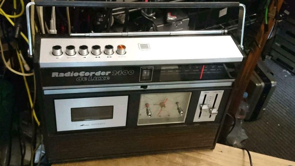 RADIOCORDER 2400 de Luxe, Radio-Cassetten-Recorder, etwas DEFEKT!