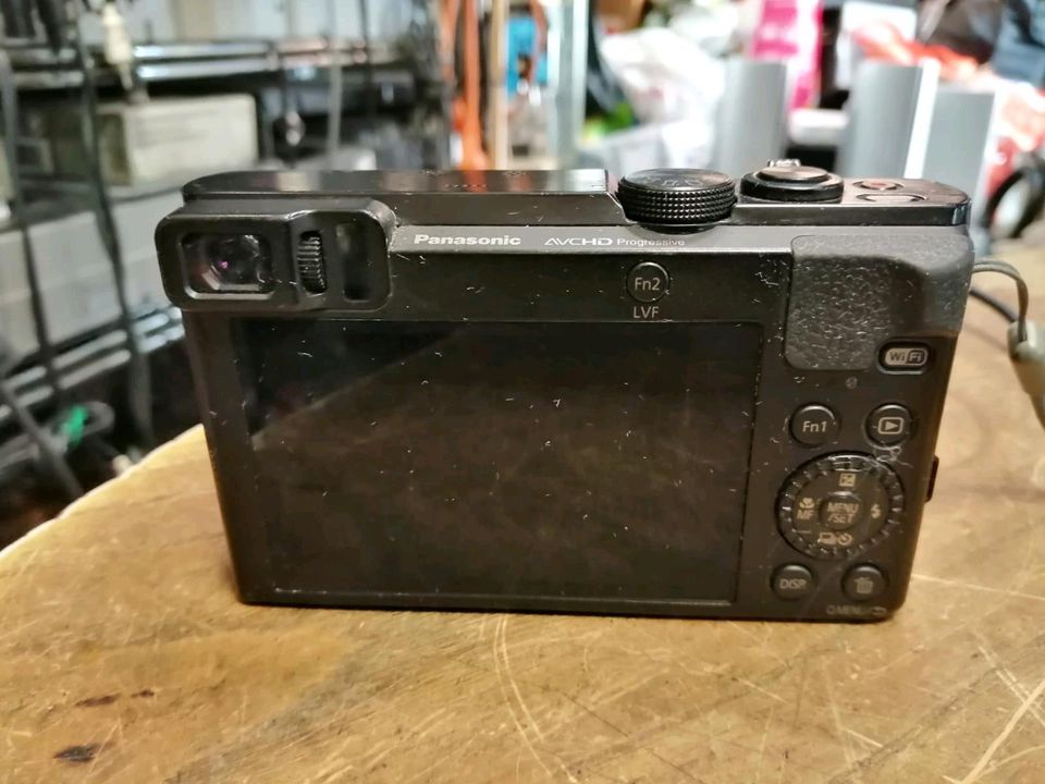 PANASONIC LUMIX DMC-TZ71, Digital-Kamera mit Zubehör!