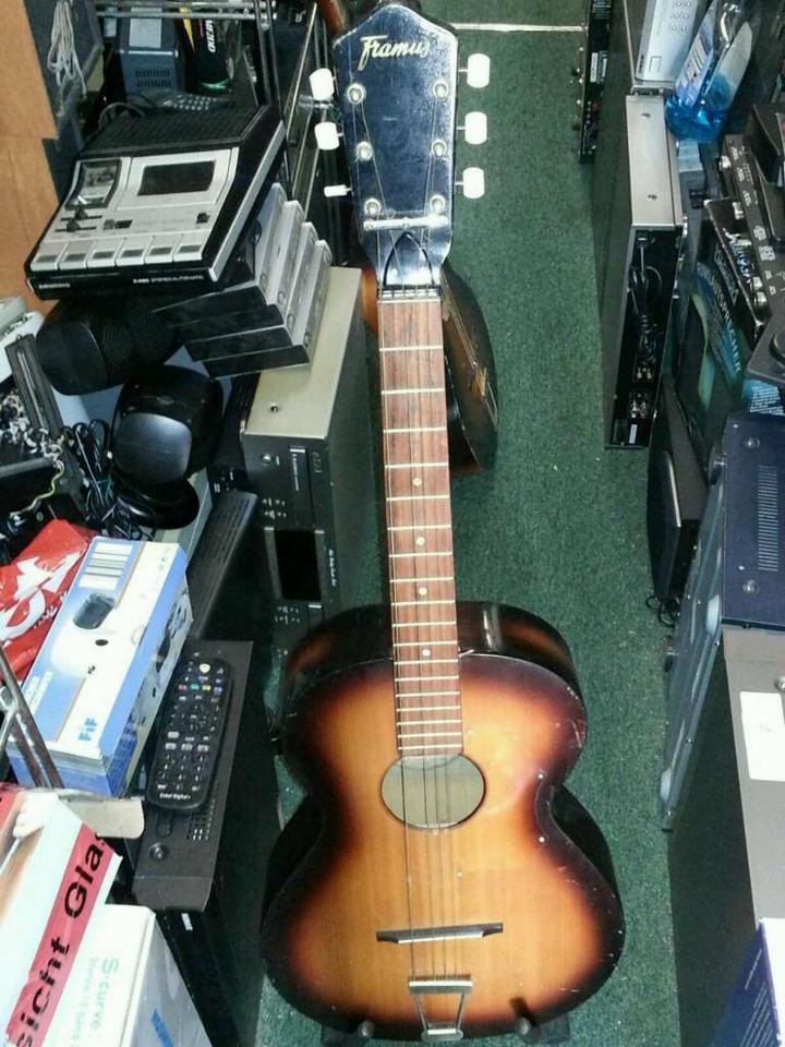 FRAMUS Model 12568 "Built in the Heart of Bavaria" Gitarre, toll!