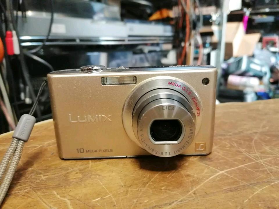 PANASONIC Lumix FX35, Digital-Kamera mit Zubehör!!!