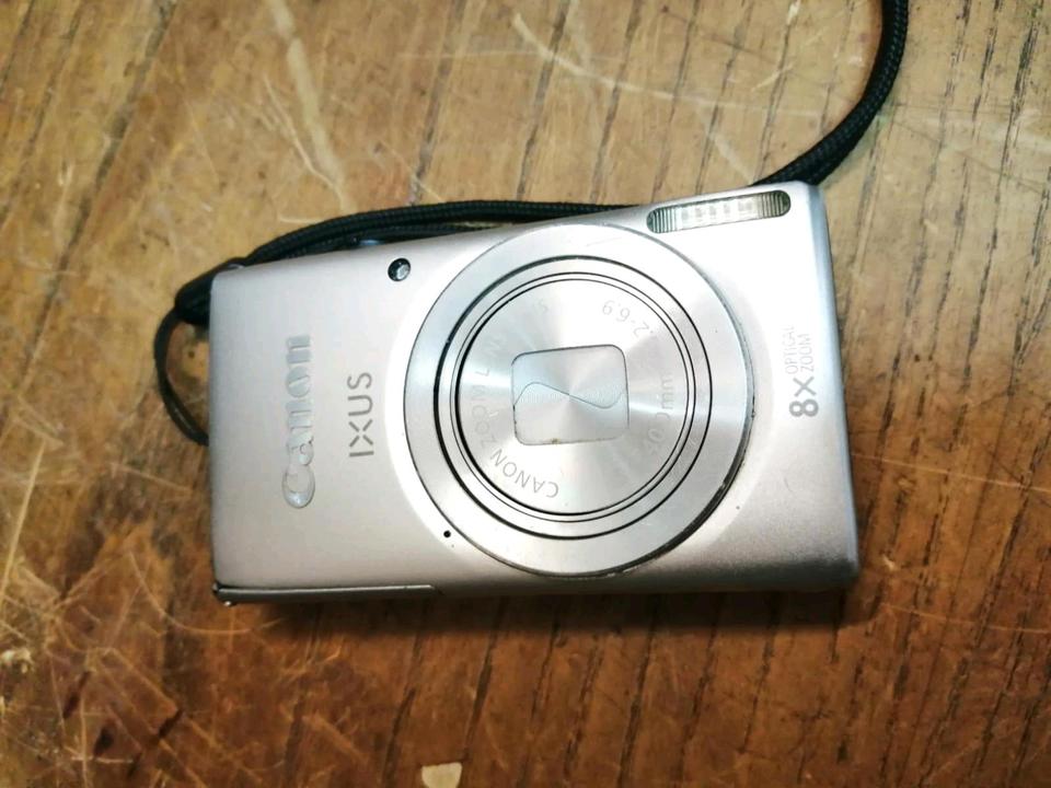 CANON IXUS 135, Digital-Kamera OHNE Speicherkarte!!