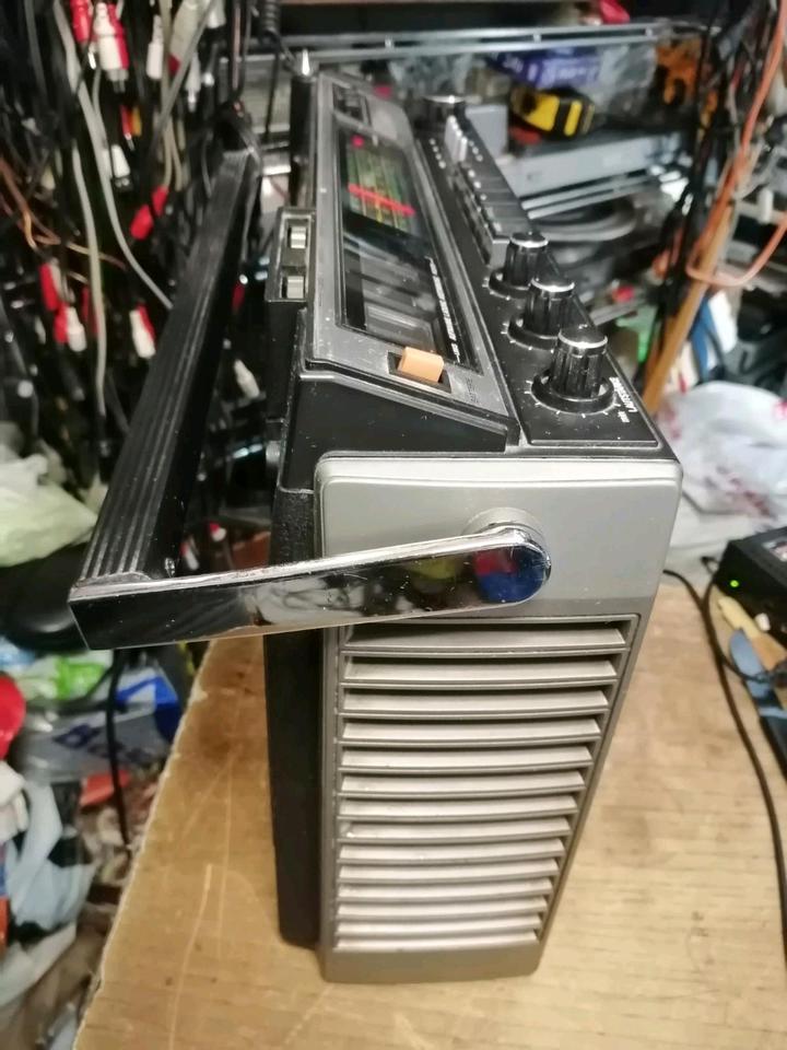 SANKEI TCR-1000V,Radio-Cassetten-Recorder, etwas DEFEKT!!