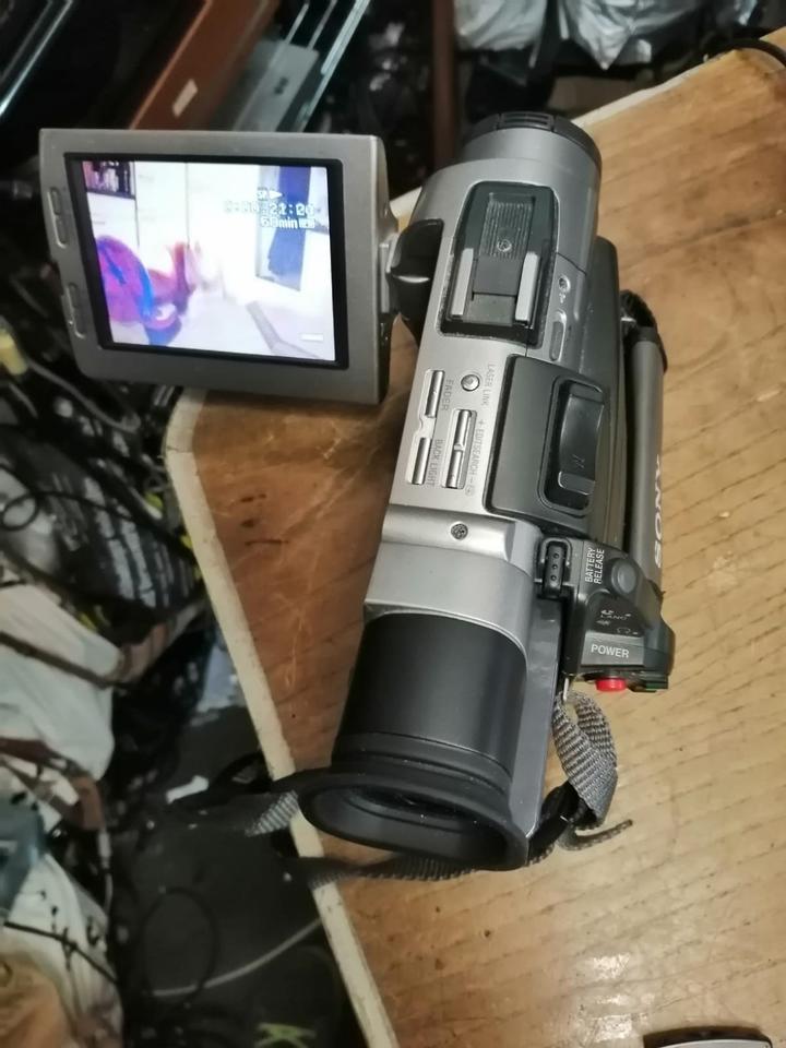 SONY DCR-TRV7E, Digital MiniDV-Videocamera mit Zubehör!!