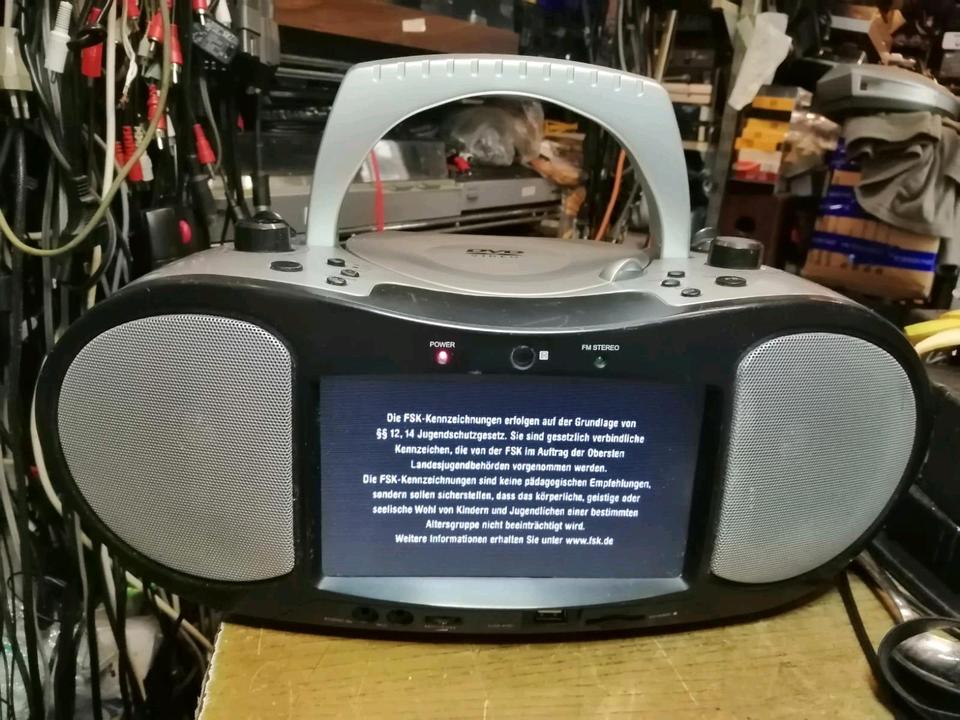 NAXA DVD-Video 2240 (Radio/DVD/CD), etwas DEFEKT!!
