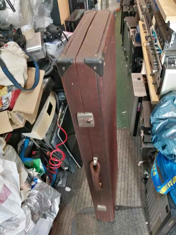 FENDER-KOFFER, guter Zustand! OHNE Schlüssel!!!