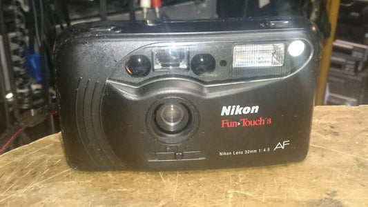 NIKON Fun Touch 3, Analog-Kamera mit Original-Tasche!