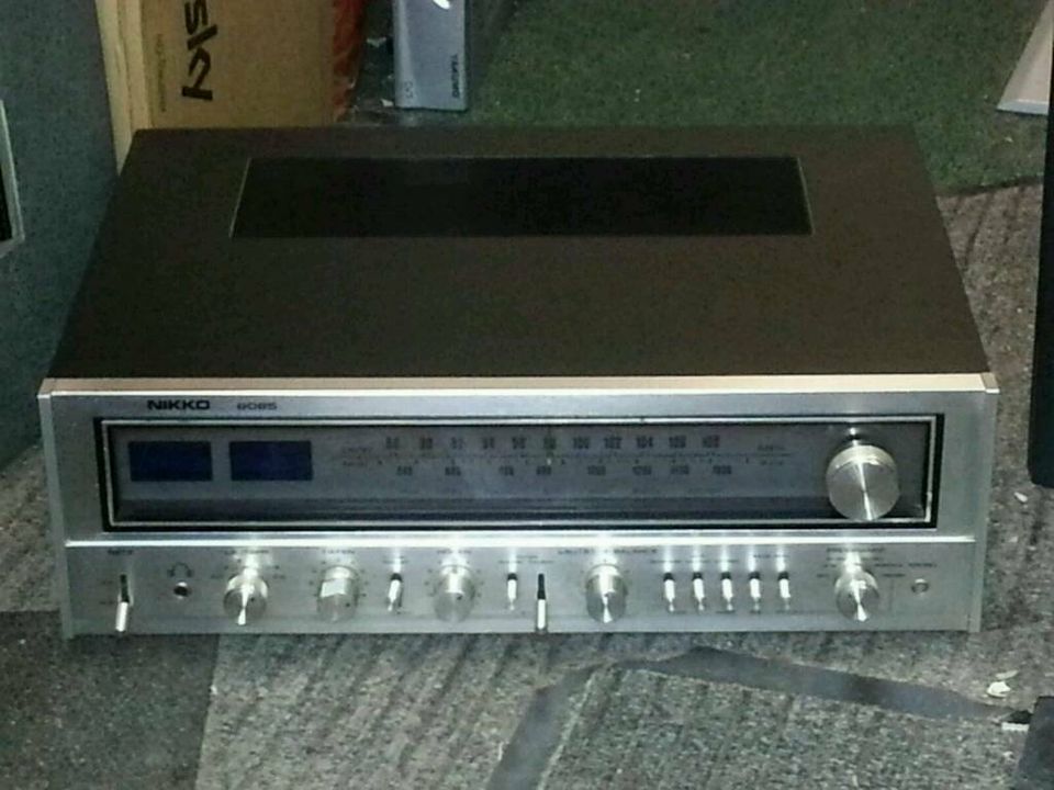 NIKKO Model 8085; MW/UKW HiFi Receiver, Holz, sehr guter Zustand!