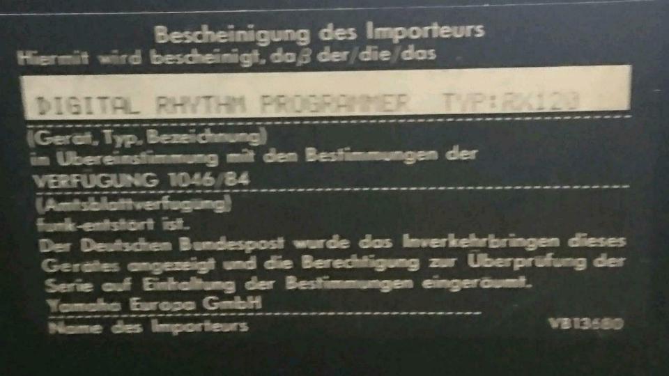 YAMAHA RX120 Digital Rhythm Programmer, mit Universal-Adapter