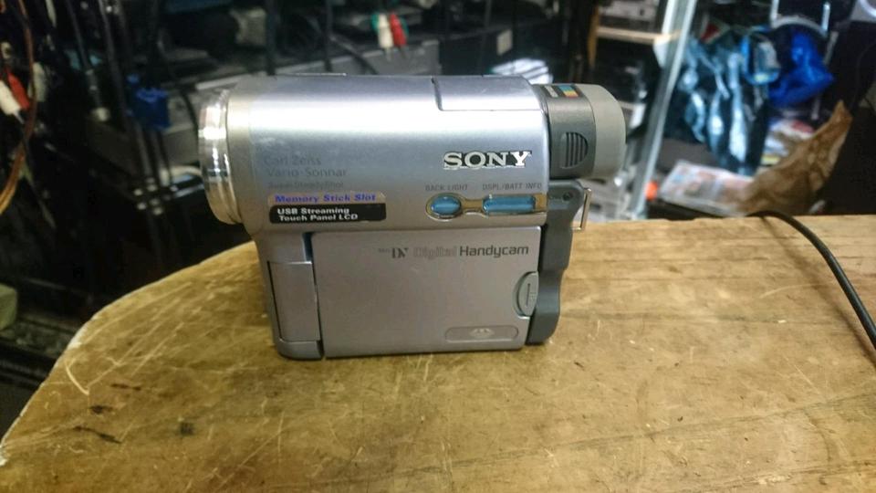 SONY DCR-TRV22E, MiniDV-Videocamera mit Zubehör!!