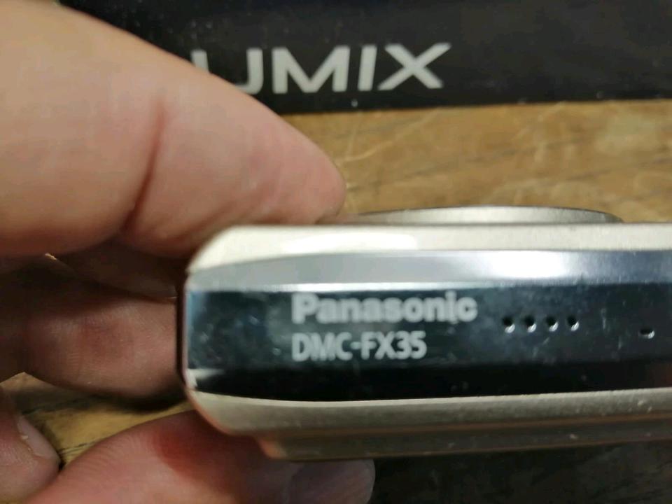 PANASONIC Lumix FX35, Digital-Kamera mit Zubehör!!!