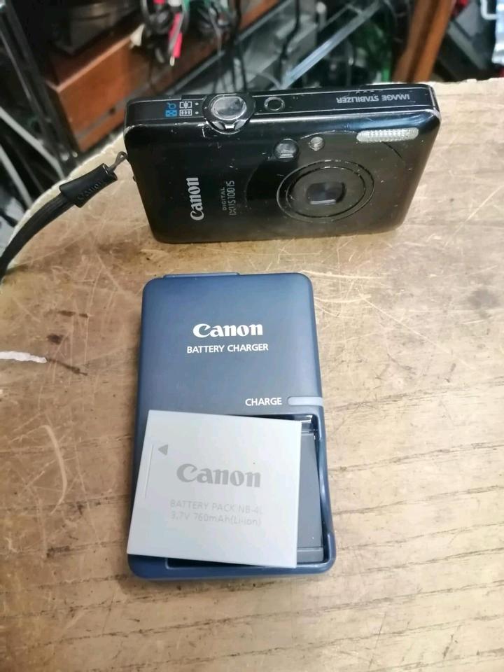 CANON IXUS 100, Digital-Kamera mit Zubehör, schwarz!