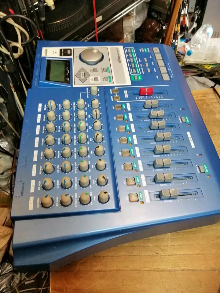 TASCAM DP-01, Mixer, DEFEKT!!!