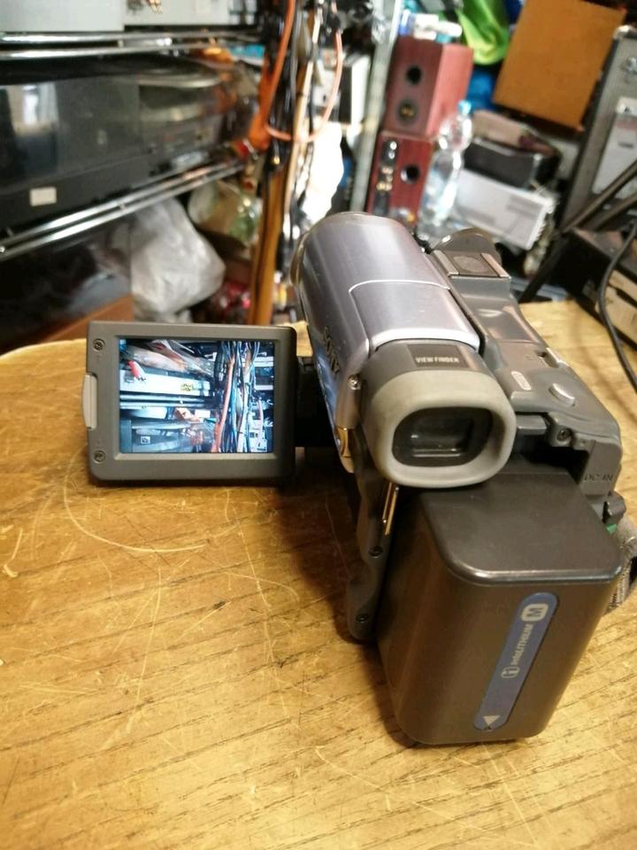 SONY DCR-TRV14E, MiniDV-Videocamera mit Zubehör!!