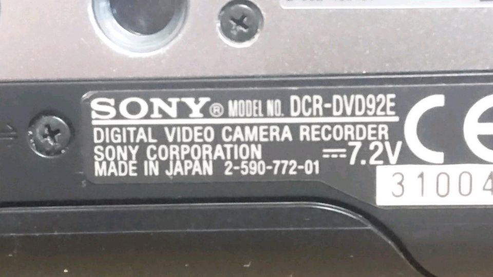 SONY DCR-DVD92E, Videocamera mit Zubehör!!