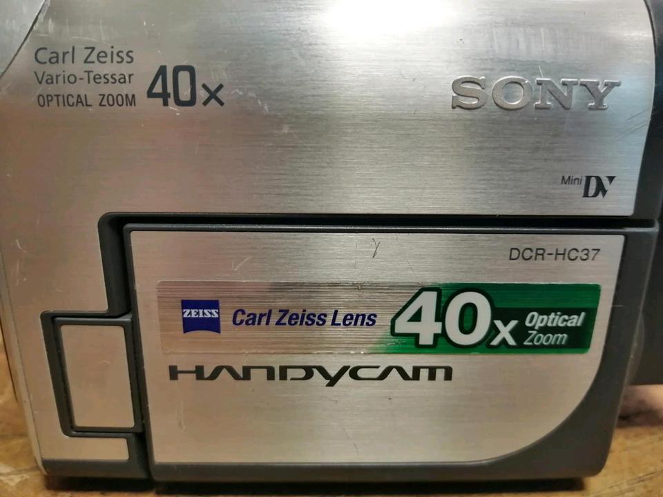 SONY DCR-HC37E, MiniDV-Videocamera mit Zubehör!!!