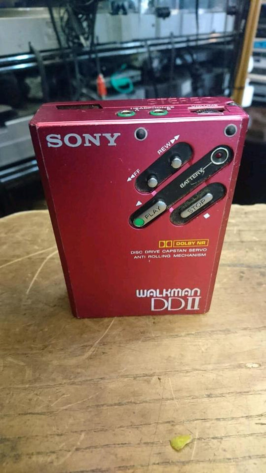 SONY WM-DD II, Walkman, rot-metallic, OHNE Adapter!