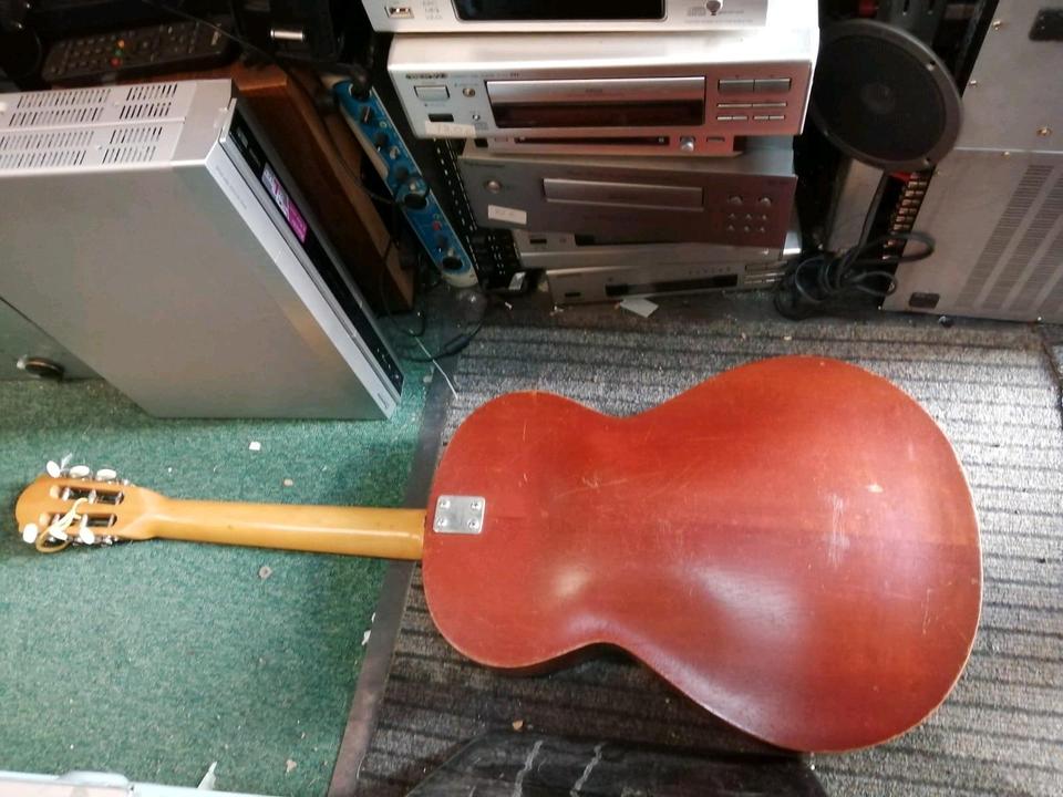 FRAMUS Amateur, Gitarre, 2 Saiten fehlen!