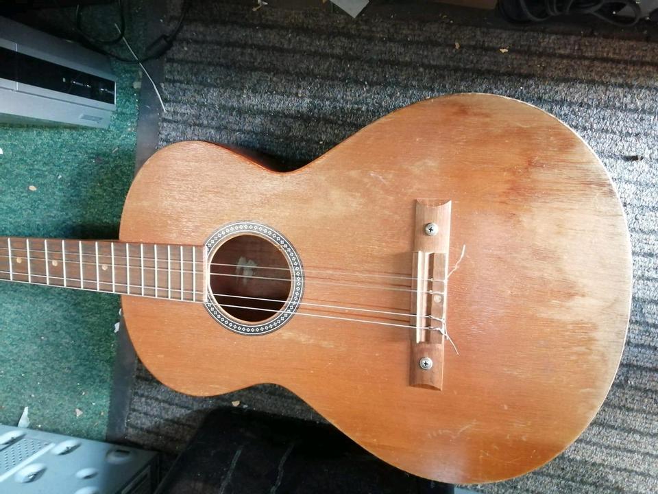 FRAMUS Amateur, Gitarre, 2 Saiten fehlen!