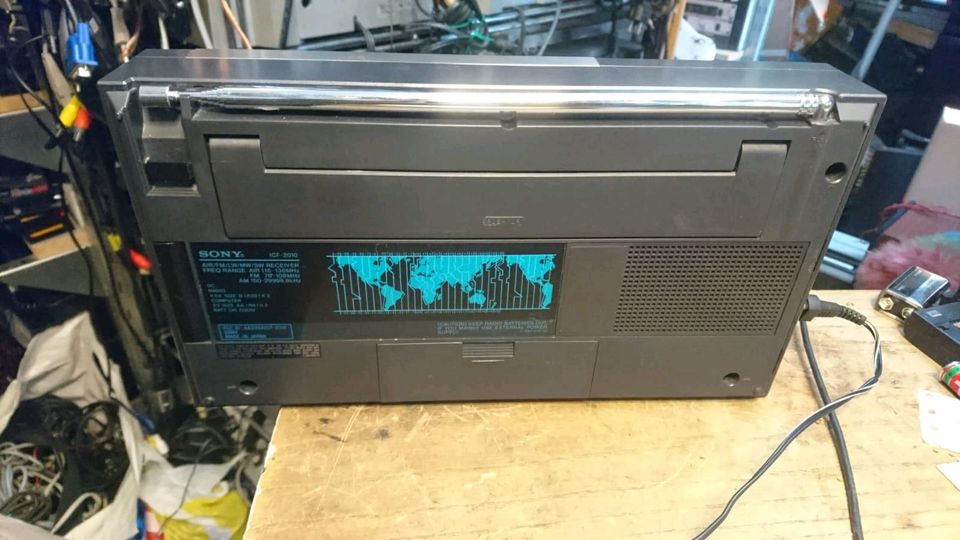 SONY ICF-2010, PLL Synthesized Receiver/Radio