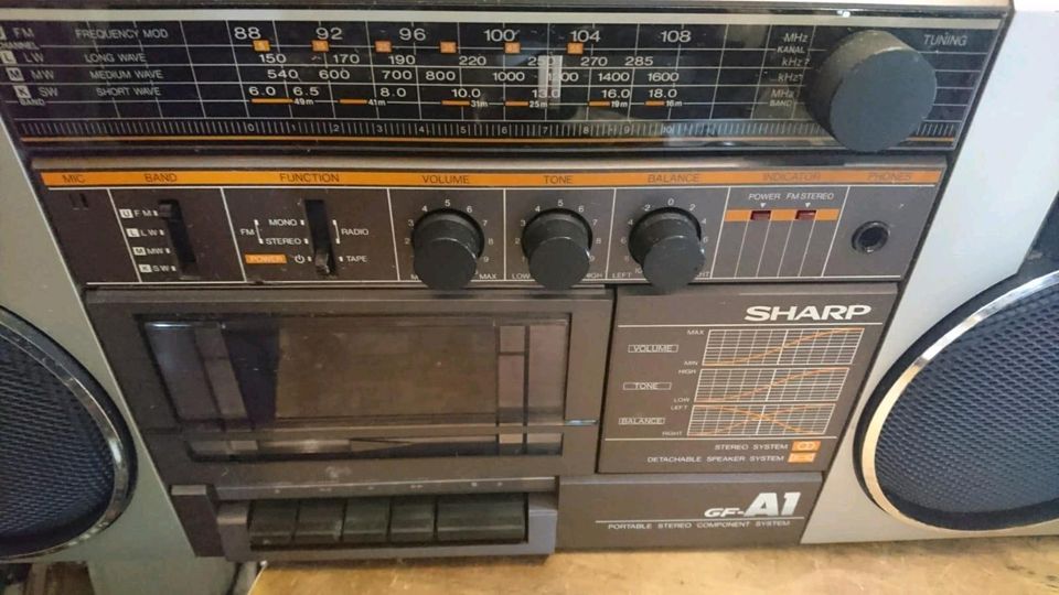 SHARP GF-A1H(BR), Radio-Cassetten-Recorder, etwas DEFEKT!!