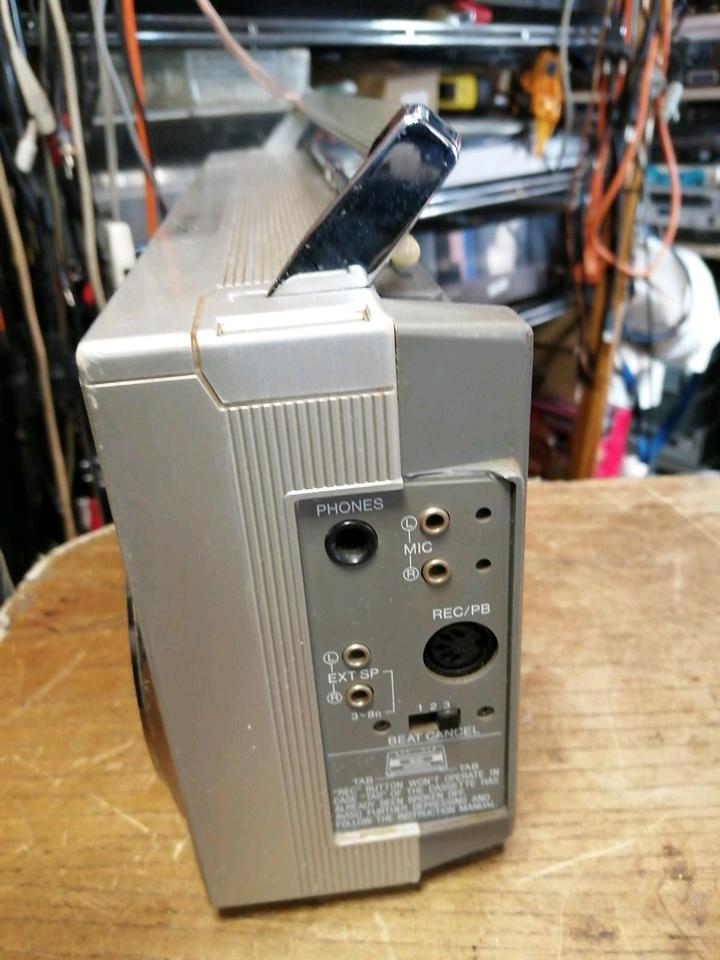 SANYO M7900 LU, Mini & Slim Radio-Cassetten-Recorder!