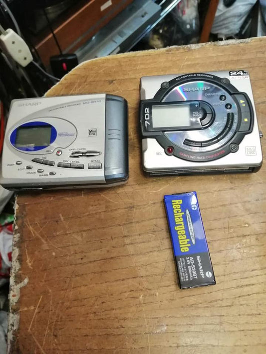 2 SHARP Minidisc-Recorder: MD-MS702H + MD-SR70H, DEFEKT!!!