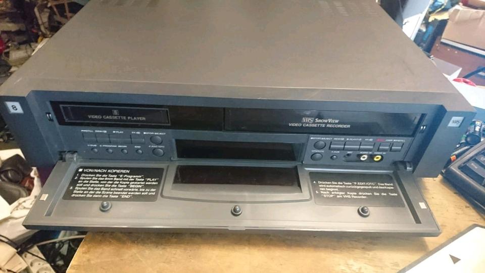 UNIVERSUM VRP 4346, Doppeldeck-Videorecorder, Video 8+Hi8, DEFEKT